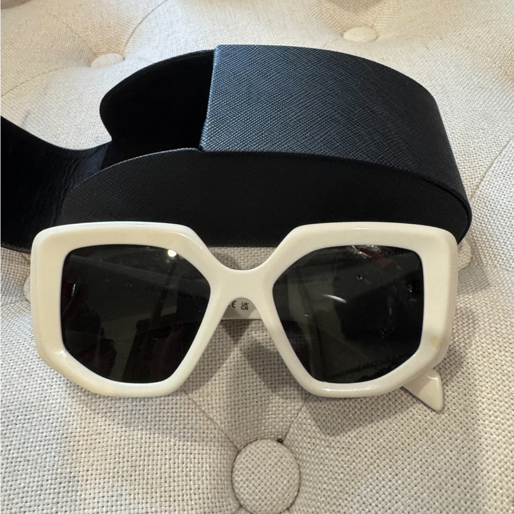 Chic White Sunglasses